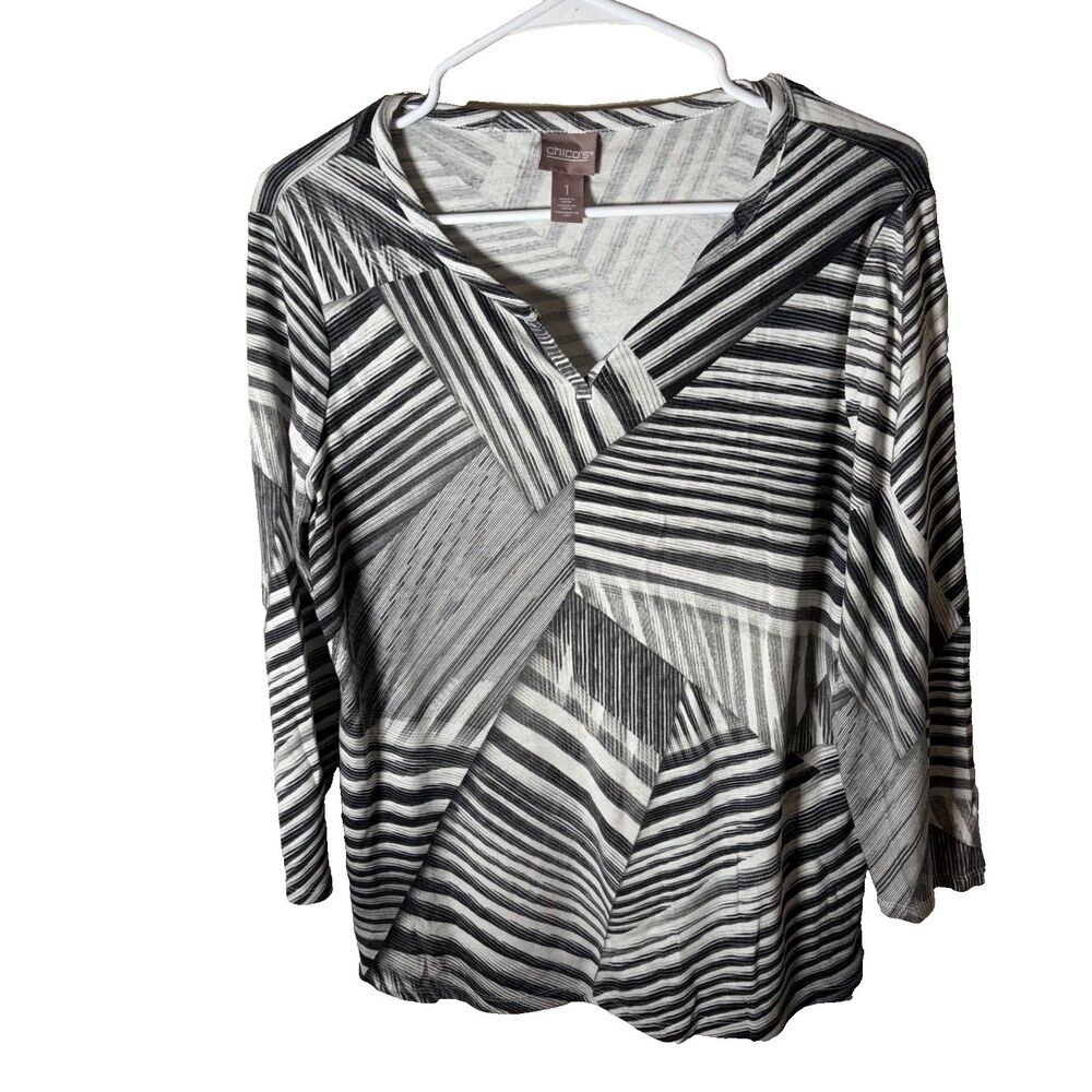 Chico's T-Shirt Women's 1 V-Neck Medium 3/4 Sleeve Printed Shirt Top Casual